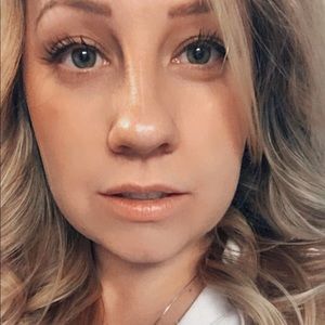 Meet your Posher, Candice